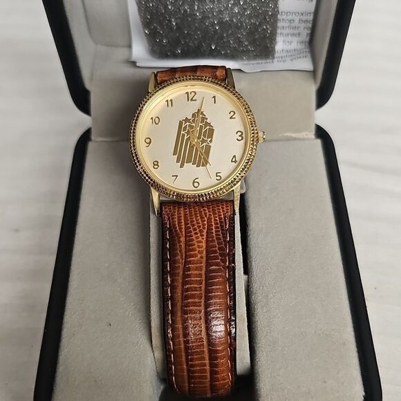 PFIZER VINTAGE UNITED WAY WRISTWATCH BFPM-02-252 - Picture 1 of 2